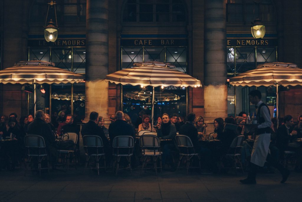 Changed Hospitality Industry: guests eat outside